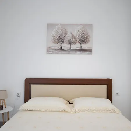 Bright And Comfortable In * Thessaloniki