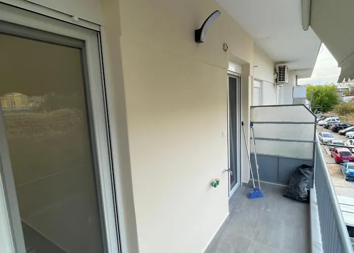 Bright And Comfortable In Apartament Saloniki